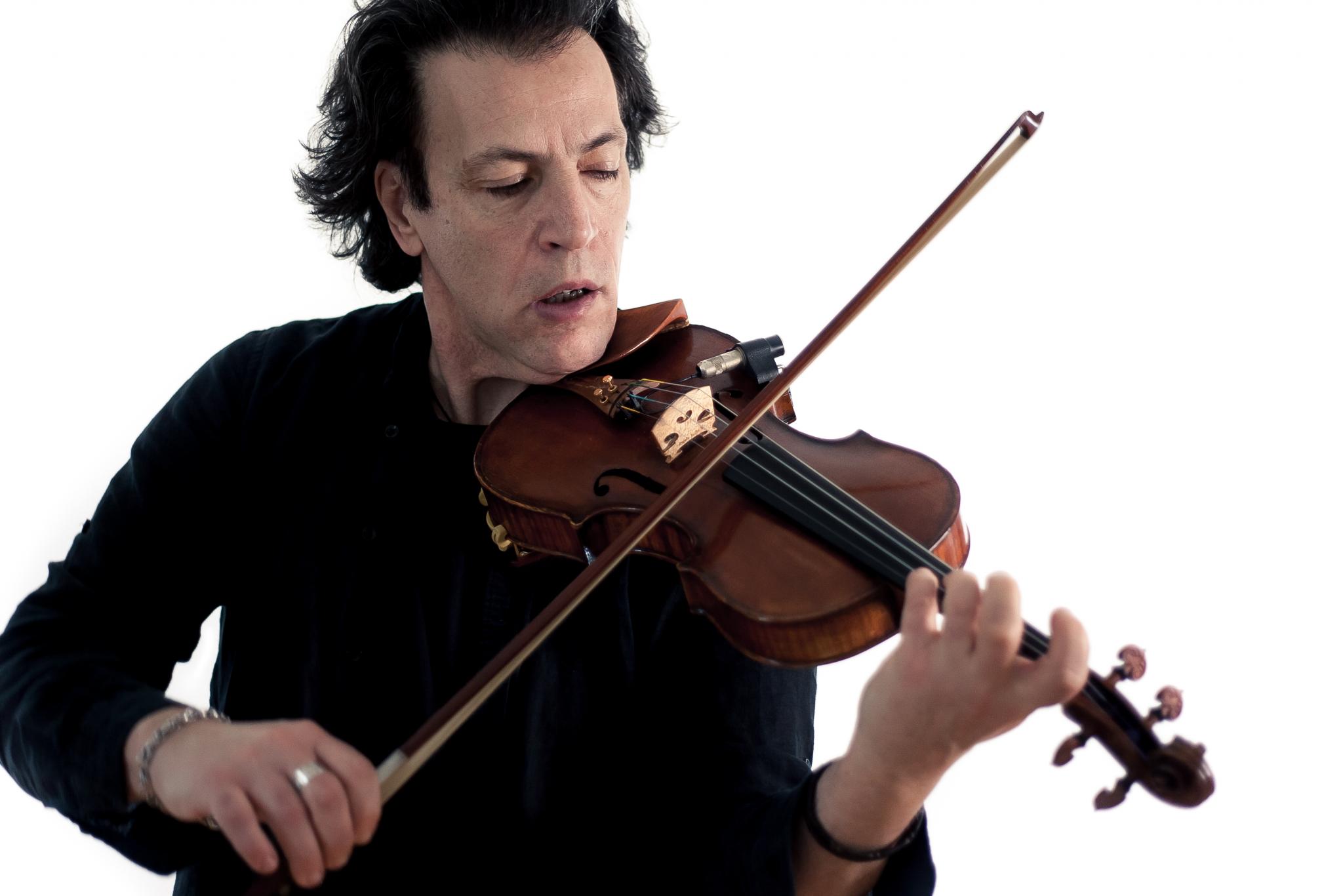 Stefano Sicolo spielt Violine
