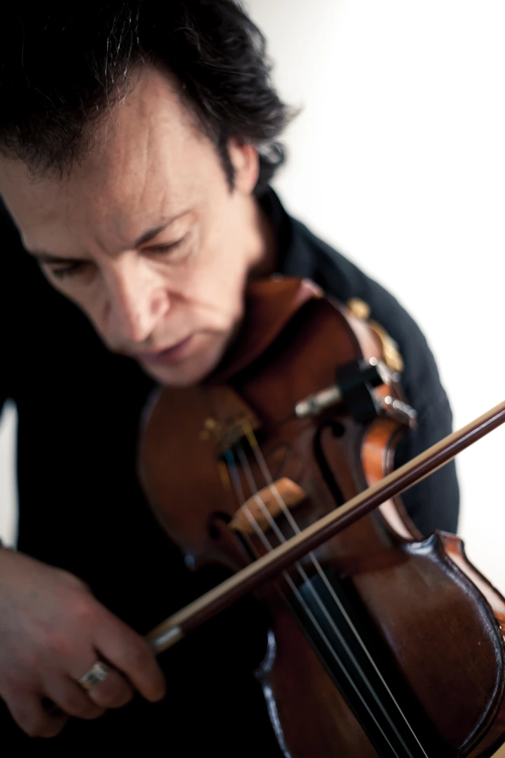 Stefano Sicolo spielt Violine